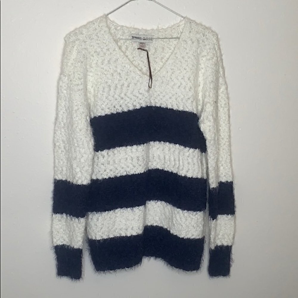 NWT | Knox Rose Warm Fuzzy Eyelash Striped Sweater Size Small